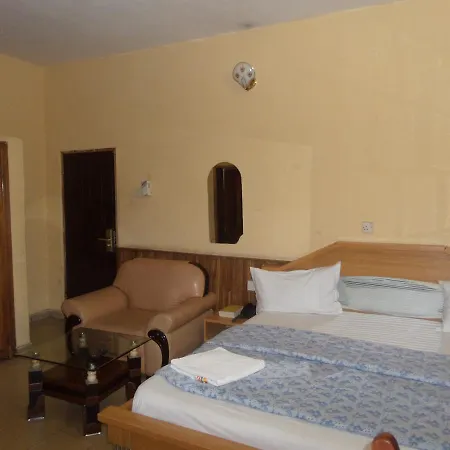 Hotel Canopy 2*