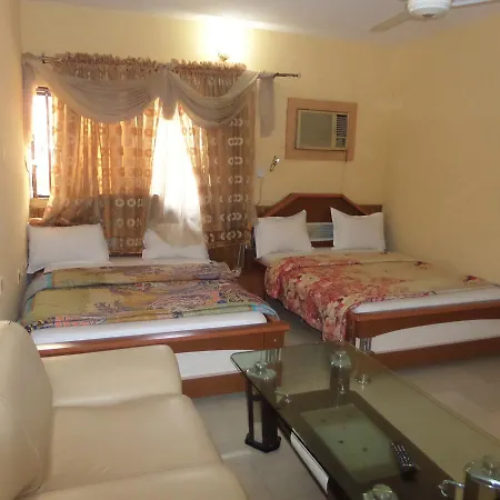 Hotel Canopy 2*